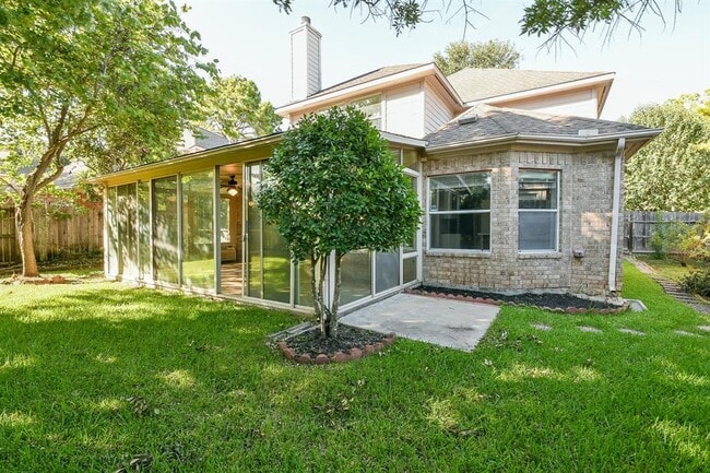 Building Photo - 18035 Somerset Knolls Ct