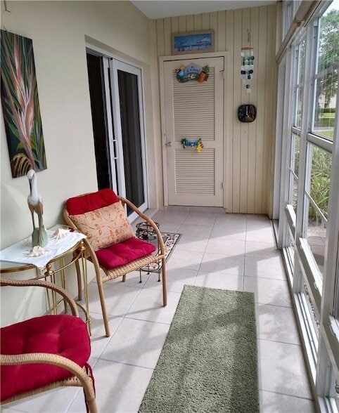 Building Photo - 8 Vista Palm Ln