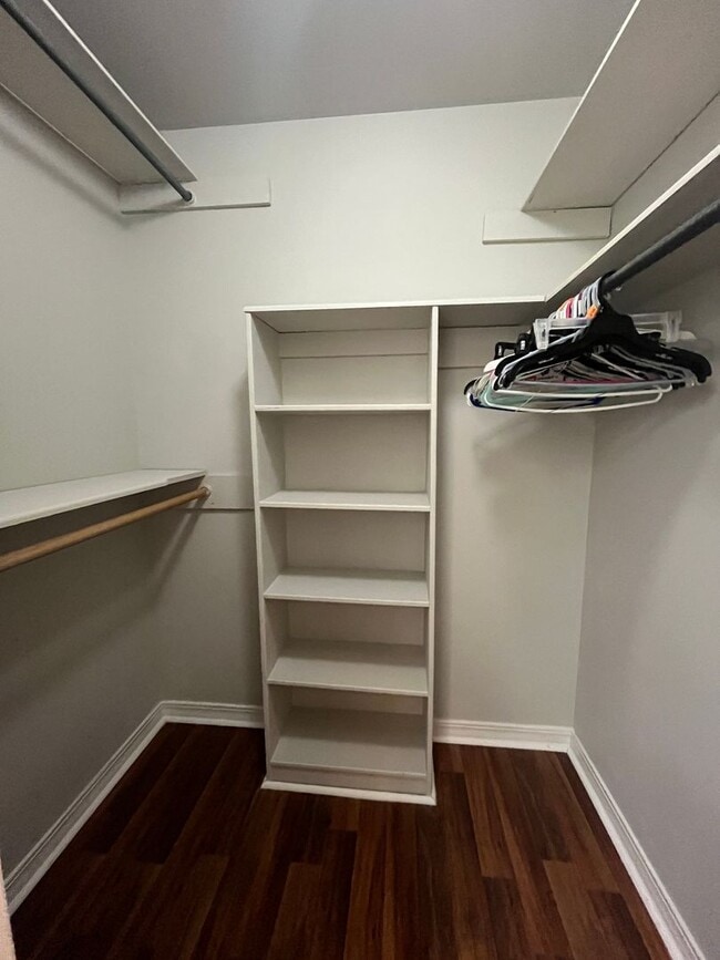 Building Photo - 617 Turtle Creek Dr