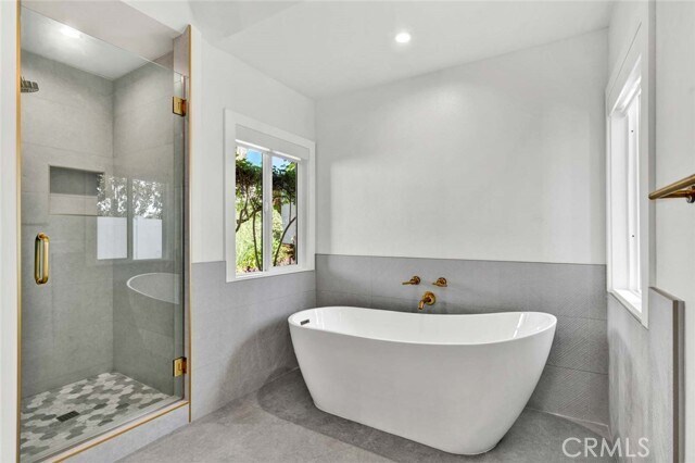 Building Photo - 804 Gardenia Way