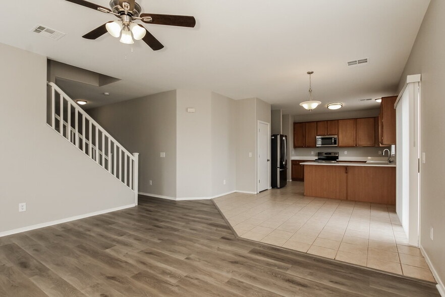 Building Photo - 1626 E Aspen Ave