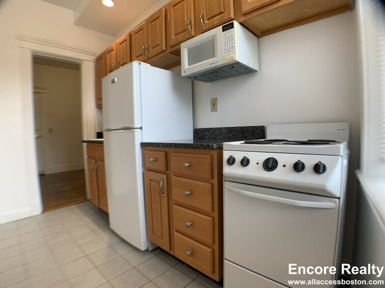 Building Photo - 195 Park Dr