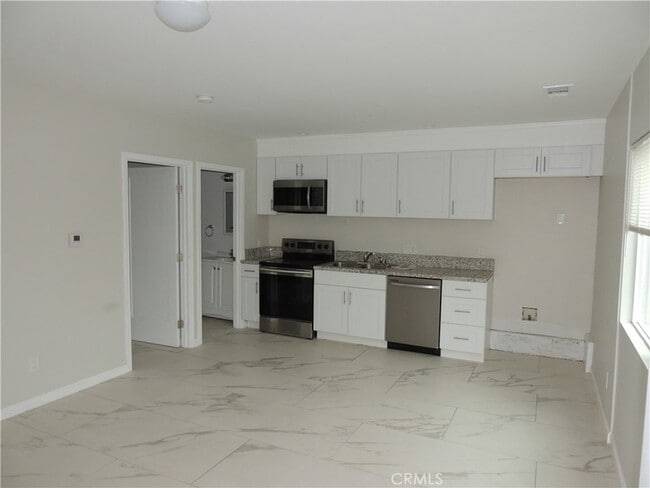 Building Photo - 23470 Victory Blvd