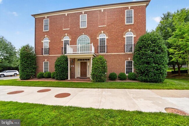 Building Photo - 30 Sharpstead Ln