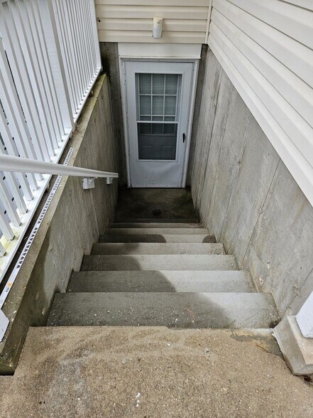 Primary Photo - 904 Doane Ave