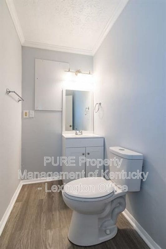 Building Photo - 304 Woodcross Pl