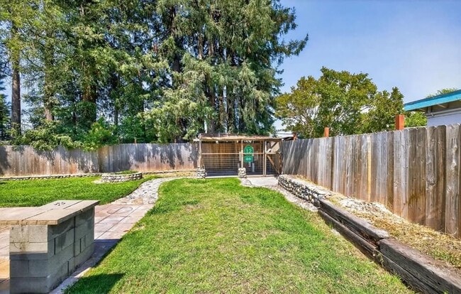 Building Photo - 959 San Clemente Dr