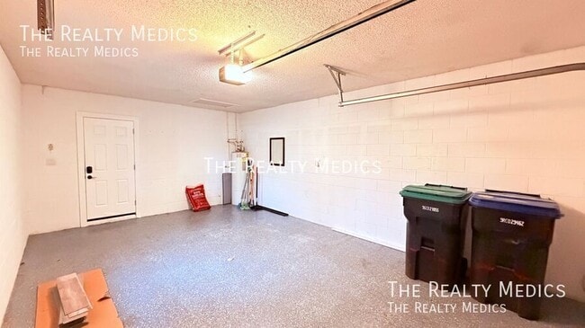 Building Photo - 7909 Richwood Dr