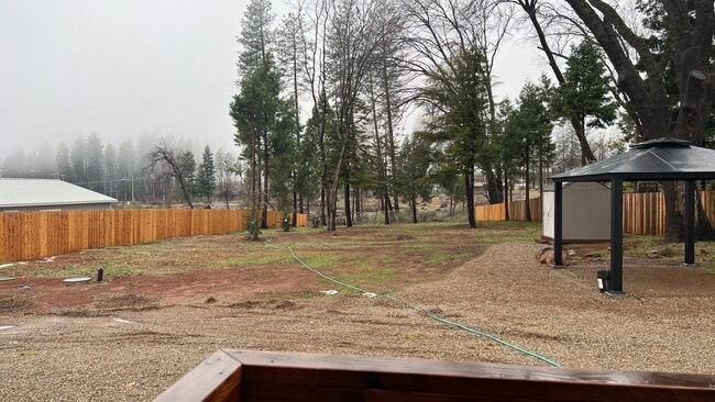 Building Photo - Newer Manufactured home  Paradise Location, 2 bed 2 bath, with office