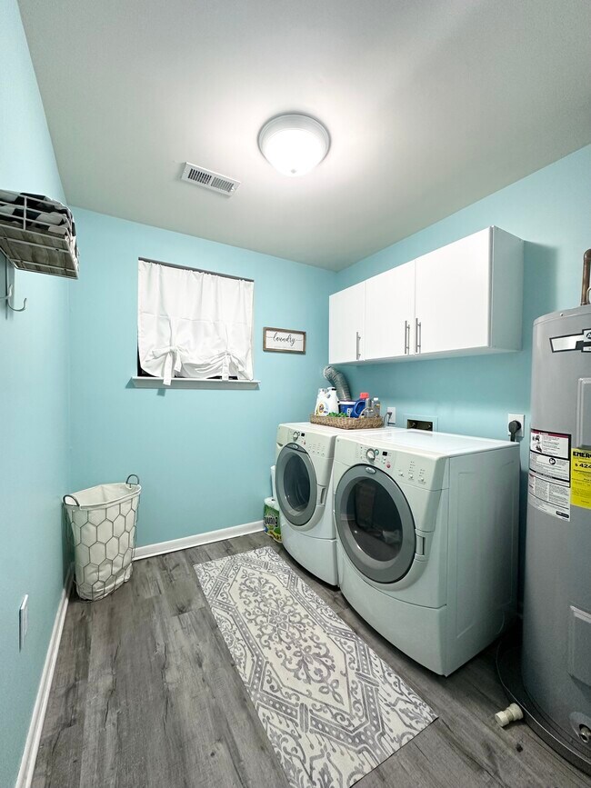 Building Photo - 10394 Meadowhead Cir