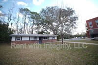 Building Photo - 411 Cambridge Dr