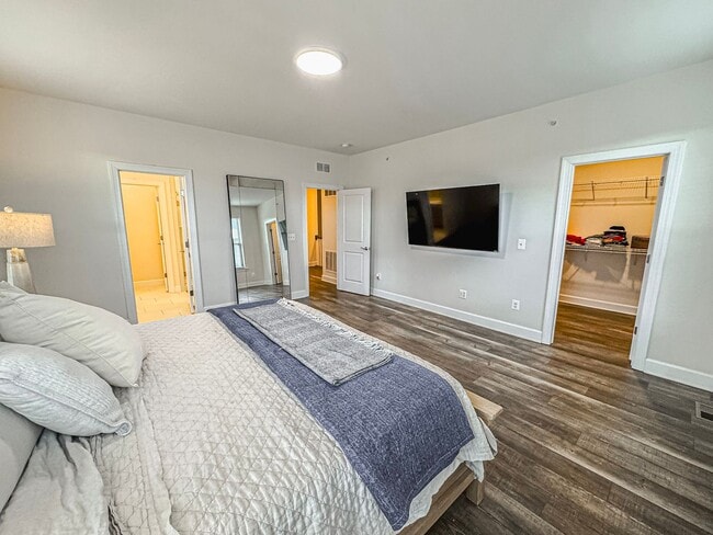 Building Photo - Modern 3 Bed 2.5 Bath End-Unit Townhome With Deck In The Landing At Cannon Branch