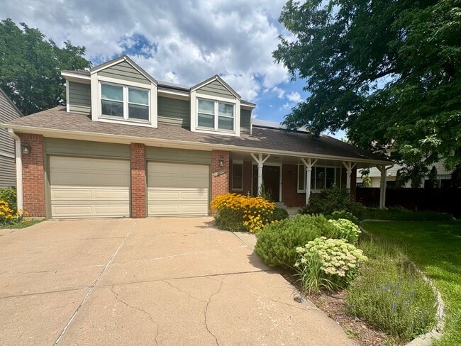 Primary Photo - Beautiful Fort Collins Home with Golf Cour...