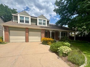 Building Photo - Beautiful Fort Collins Home with Golf Cour...