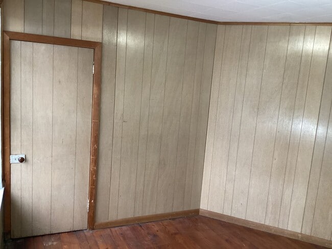 Building Photo - 6- 8 E. Third Street