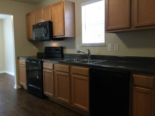Building Photo - 332 Aberdeen Cir