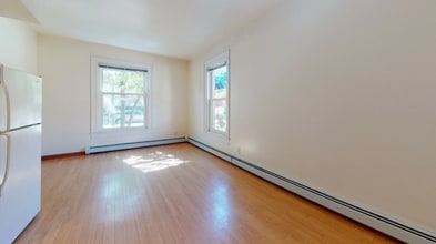 Building Photo - 10 Langdon St