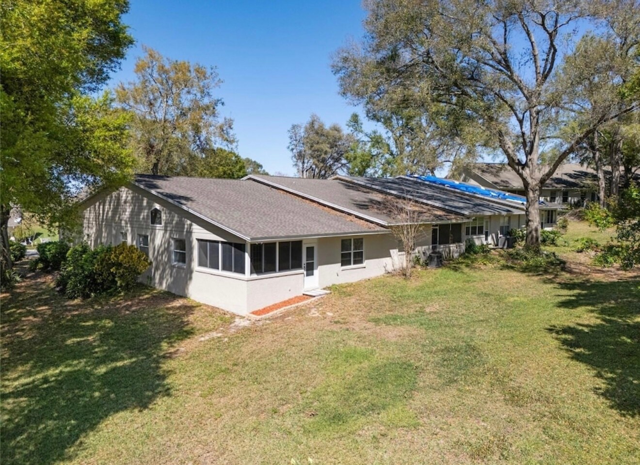 Building Photo - 8722 Village Green Blvd