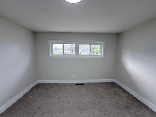 Building Photo - 315 Park Ave