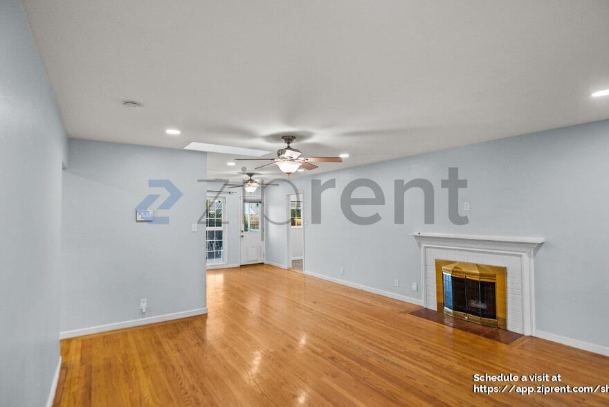 Building Photo - 3848 James Ave