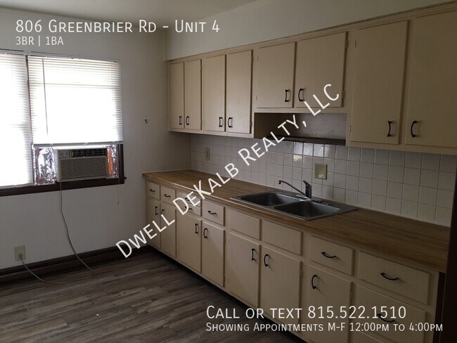 Building Photo - 806 Greenbrier Rd