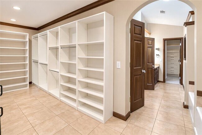 Building Photo - 1980 Champions Pkwy NW