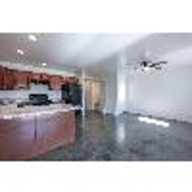 Building Photo - 8571 Spouse Dr