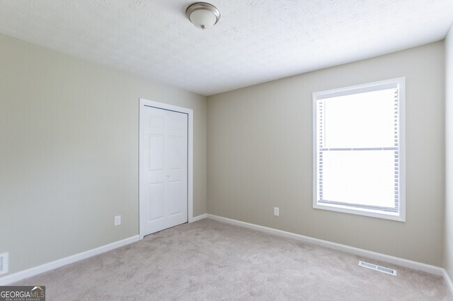 Building Photo - 2459 Chauncey Ln