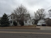 Building Photo - Huge 6 Bed 2 Bath close to UWEC