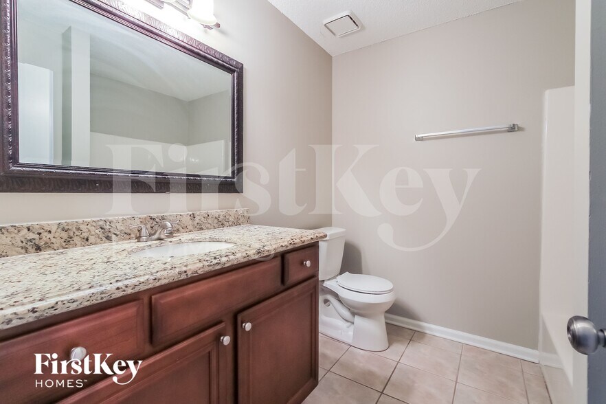 Building Photo - 130 Whisperwood Ln