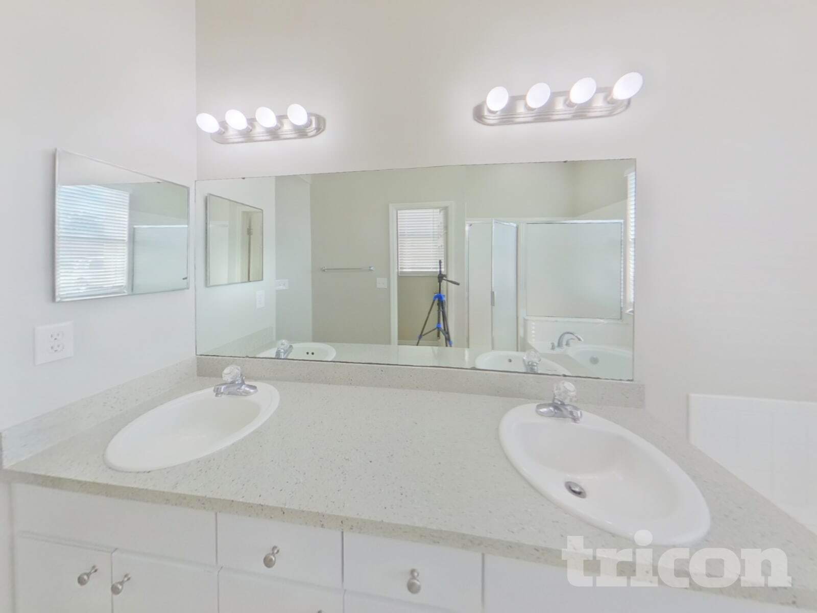 Building Photo - 1810 Cattleman Dr