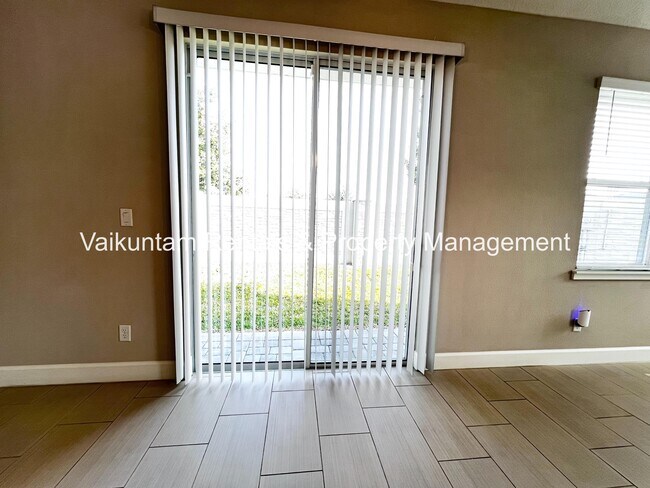 Building Photo - 1421 Captiva Cv