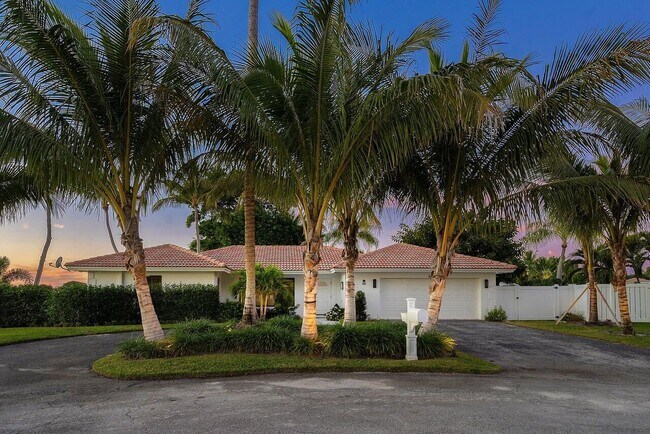 Building Photo - 25 NW 24th Ct