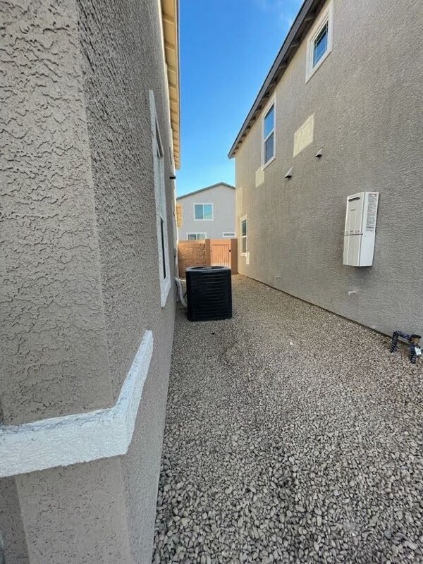 Building Photo - 6077 Castle Gardens Ave