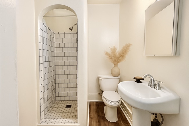 Building Photo - 2606 Normandie Ave