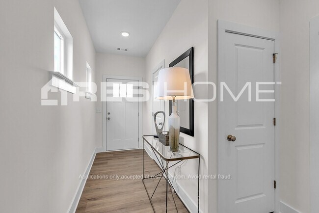 Building Photo - 87 Southport Cir
