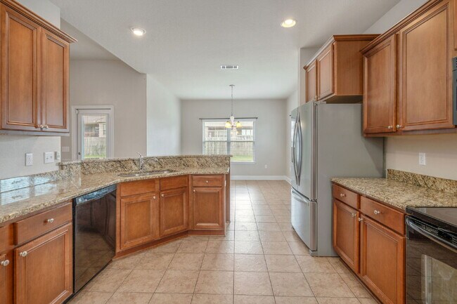Building Photo - Crestview: 4 Bedrooms in Liberty Oaks