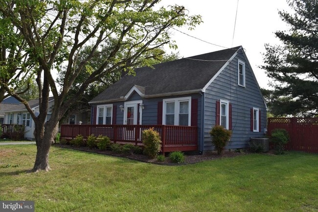 Primary Photo - 612 Bennett St