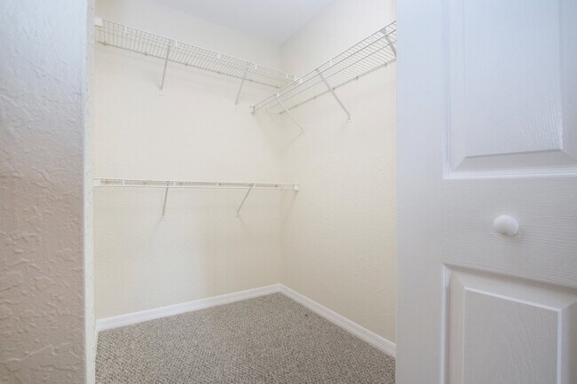 Building Photo - 2 Bedroom Condo W/ Garage in Lakewood Ranch