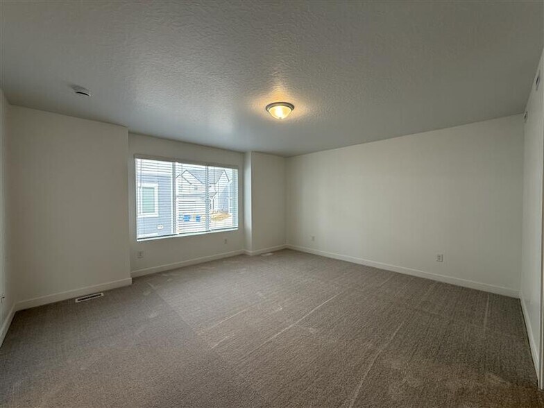 Building Photo - 1514 W Bright Eyes Ln