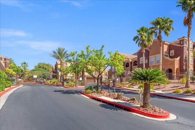 Building Photo - 3975 N Hualapai Way