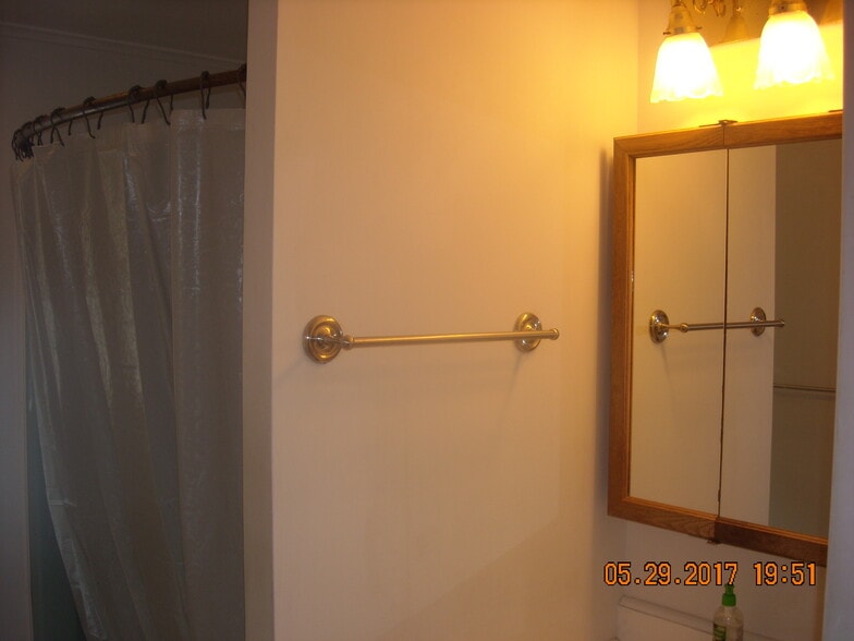 Building Photo - 20 Parker Pl