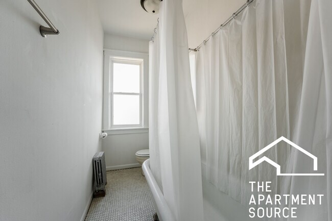 Building Photo - 2659 N Spaulding Ave