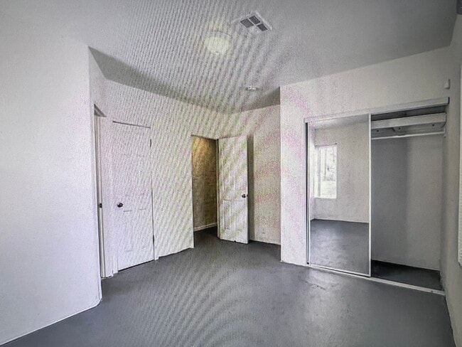 Building Photo - 2204 Fair Ave