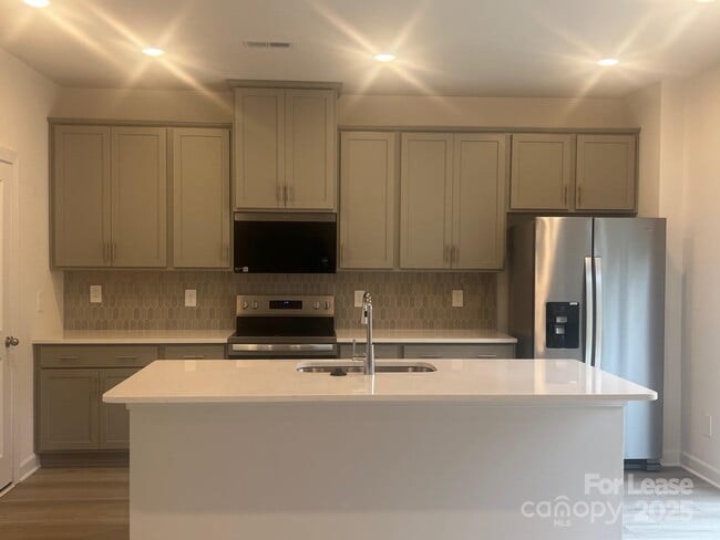 Building Photo - 1241 30th St Ln NE