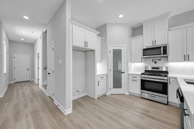 Building Photo - 14833 Spica Ct