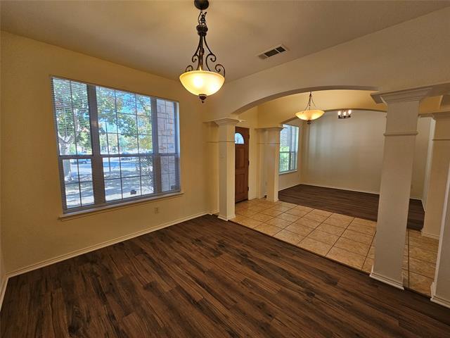 Building Photo - 933 Wilderness Pass