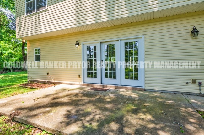 Building Photo - 1601 Bush Rd