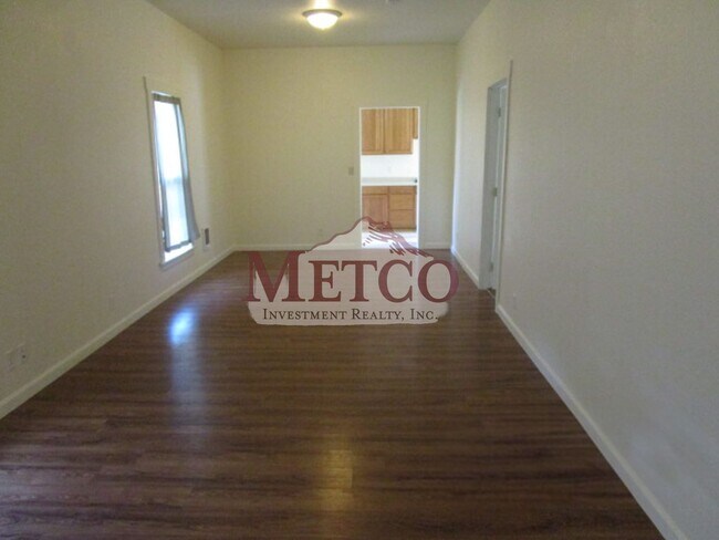Building Photo - 15401