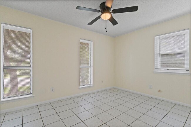 Building Photo - 601 Rucker St